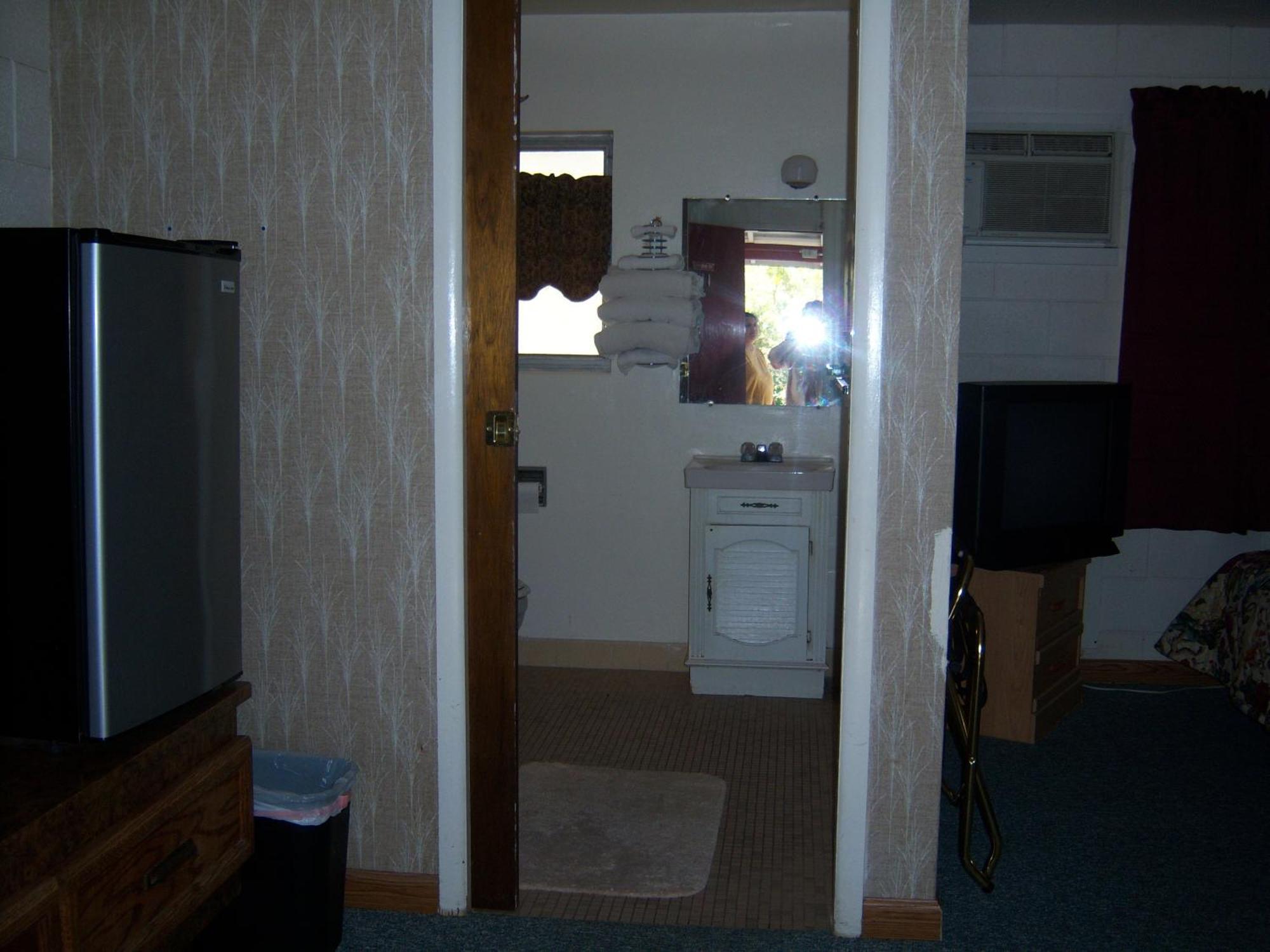 Shasta Lake Shasta Dam Motel מראה חיצוני תמונה