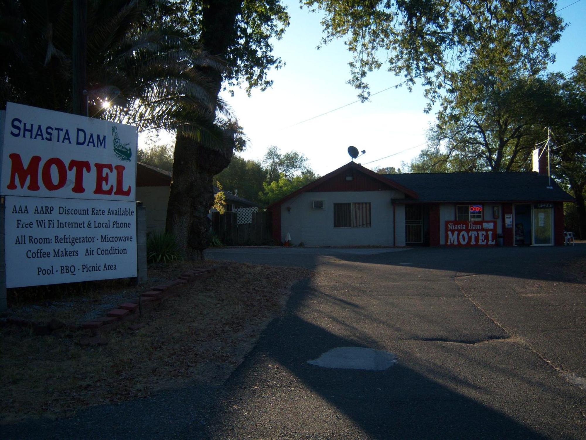 Shasta Lake Shasta Dam Motel מראה חיצוני תמונה