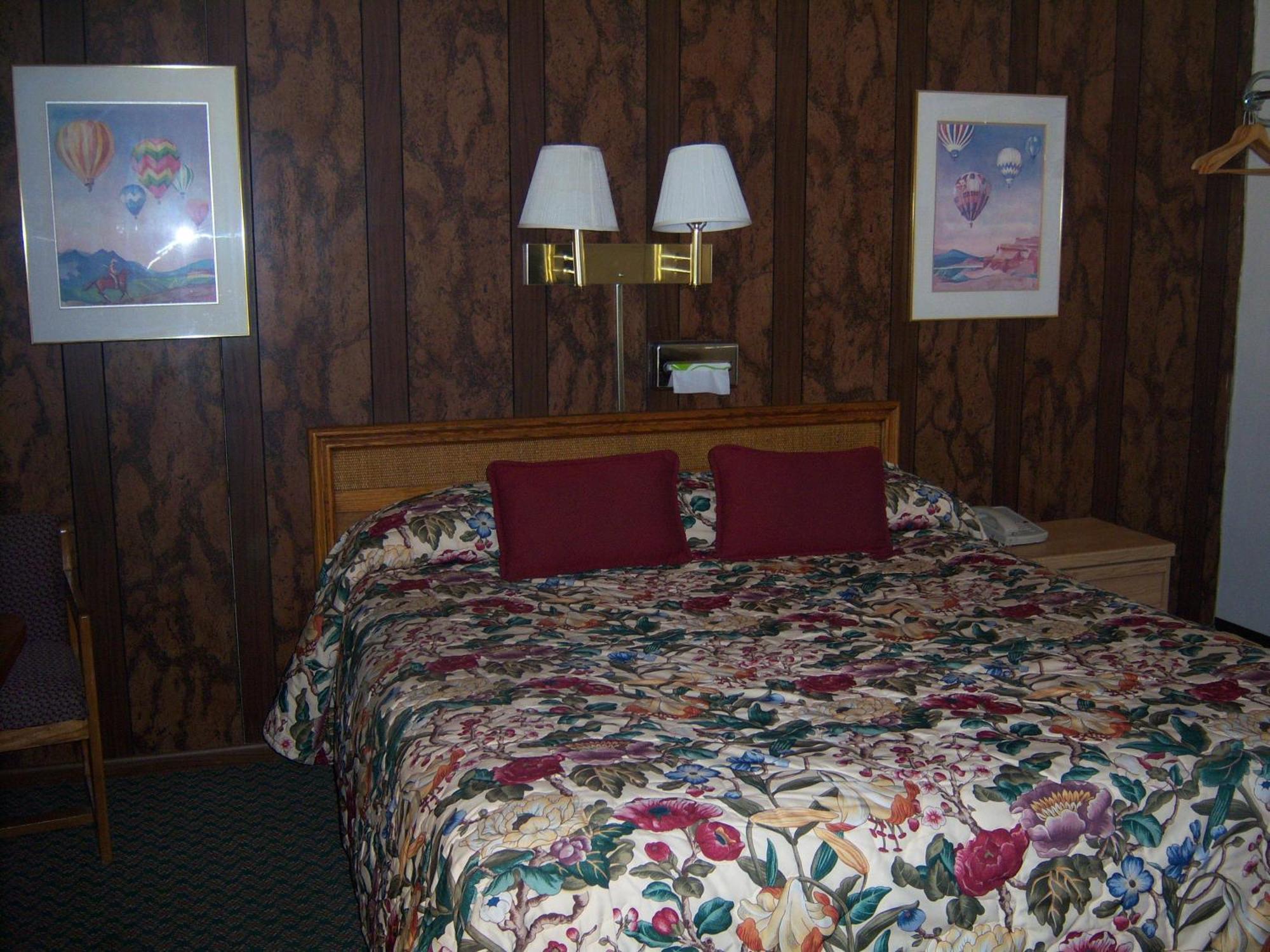 Shasta Lake Shasta Dam Motel מראה חיצוני תמונה